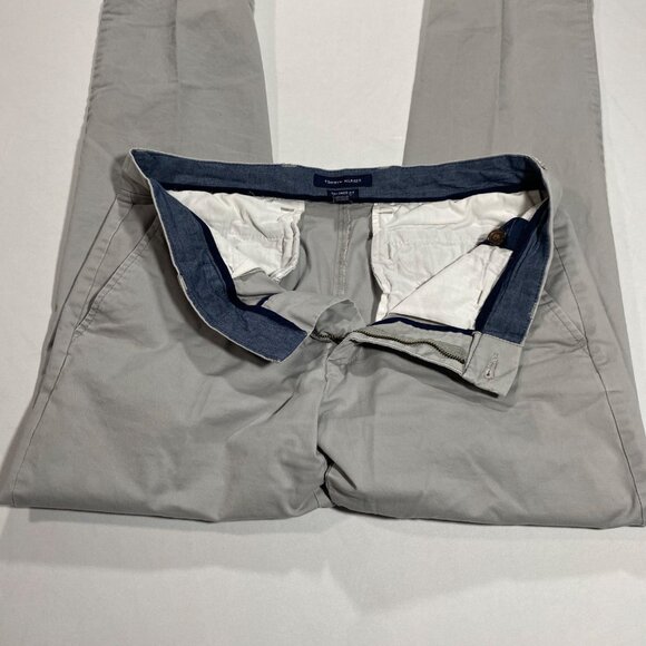 Tommy Hilfiger Mens Tailored Fit Light Gray Chino Pants 32x32 - Picture 2 of 5